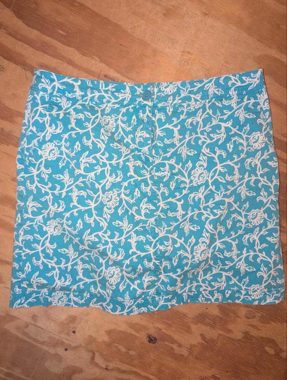 Karen Scott Turquoise and White Floral Skort